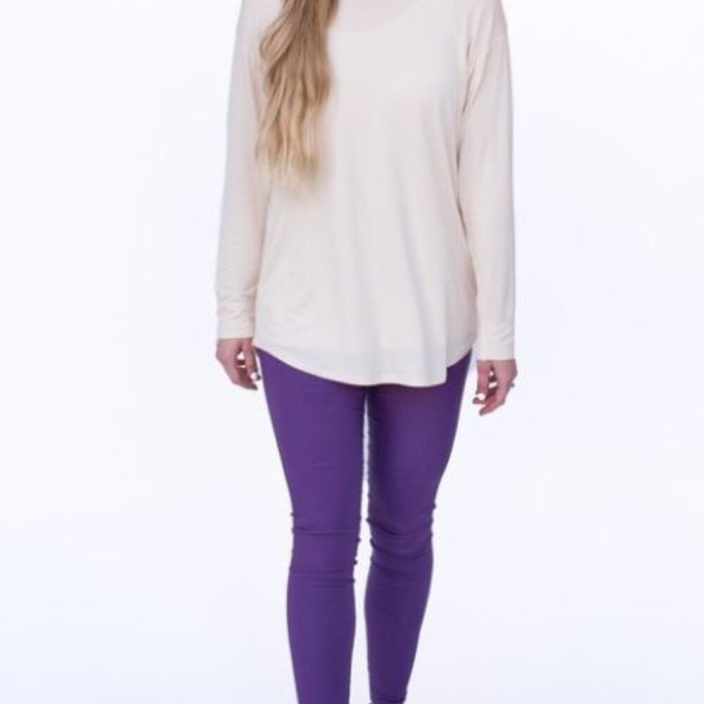 NWT Agnes & Dora Long Sleeve Easy Tee in Cream